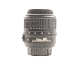 Nikon AF-S DX Nikkor 18-55mm f/3.5-5.6G VR