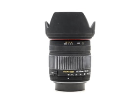 Sigma 18-200mm f/3.5-6.3 DC - Attacco Pentax