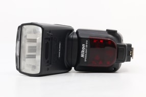 Nikon SB-910 Speedlight