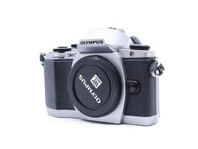 Olympus OM-D E-M10