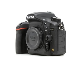 Nikon D750