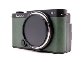 Panasonic Lumix DC-S9