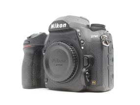 Nikon D780
