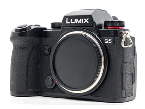 Panasonic Lumix DC-S5