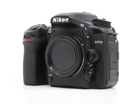 Nikon D7500