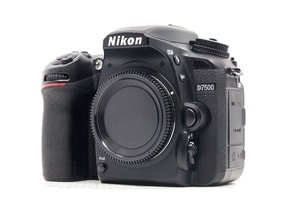 Nikon D7500