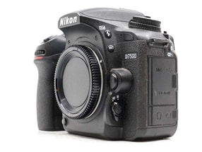 Nikon D7500