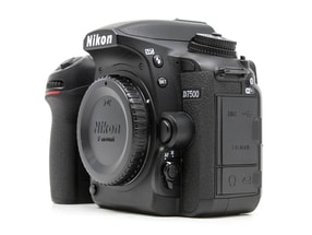 Nikon D7500
