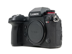 Panasonic Lumix DC-S1R
