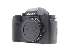 Panasonic Lumix DC-G100D