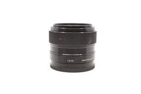 Sony E 50mm f/1.8 OSS