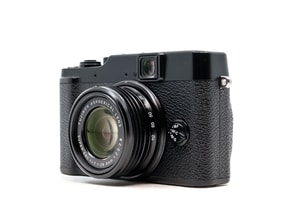 Fujifilm X10