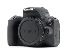 Canon EOS 200D