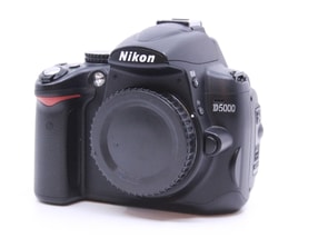 Nikon D5000