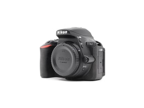 Nikon D5600