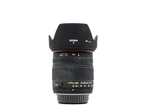 Sigma 18-200mm f/3.5-6.3 DC - Attacco Pentax