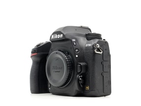 Nikon D780