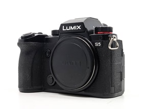 Panasonic Lumix DC-S5