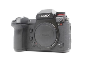 Panasonic Lumix DC-S1R