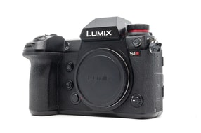 Panasonic Lumix DC-S1R