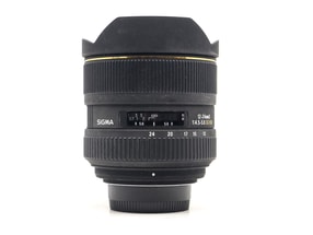 Sigma 12-24mm f/4.5-5.6D EX DG HSM - Attacco Nikon