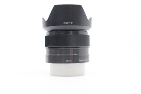 Sony E 35mm f/1.8 OSS