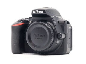 Nikon D5600