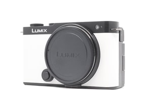 Panasonic Lumix DC-S9