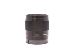 Sony E 50mm f/1.8 OSS