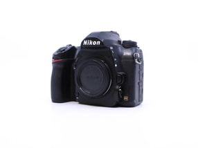 Nikon D780
