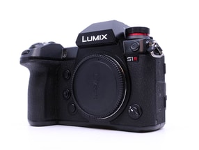 Panasonic Lumix DC-S1R