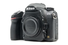 Nikon D780