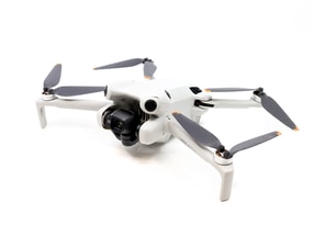 DJI Mini 4 Pro Fly More Combo