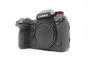 Panasonic Lumix DC-S1R