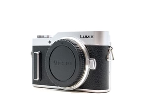 Panasonic Lumix DC-GX880