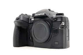 OM SYSTEM OM-1