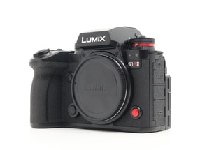 Panasonic Lumix S1R II