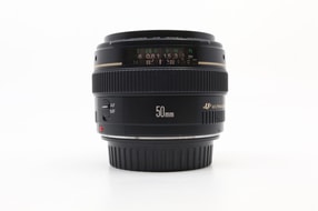 Canon EF 50mm f/1.4 USM