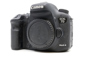 Canon EOS 7D Mark II