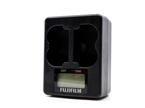 Caricabatterie doppio Fujifilm BC-W235