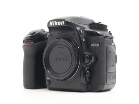 Nikon D7500