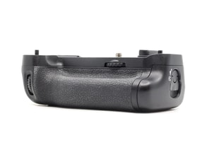Nikon MB-D16 Battery Grip