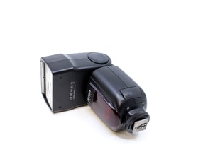 Nissin Di700 Blitz - Canon Kompatibel