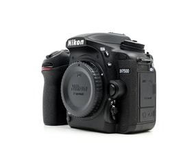 Nikon D7500