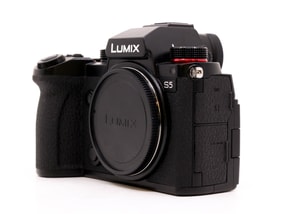 Panasonic Lumix DC-S5