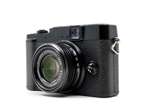 Fujifilm X10