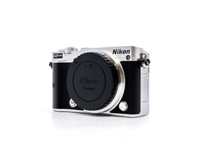 Nikon 1 J5