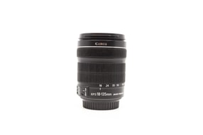 Canon EF-S 18-135mm f/3.5-5.6 IS STM