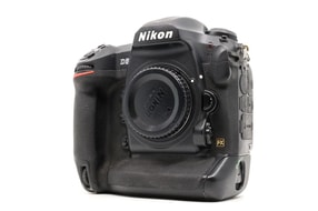 Nikon D5 (Dual XQD)