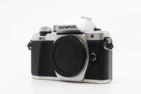 Olympus OM-D E-M10 Mark II